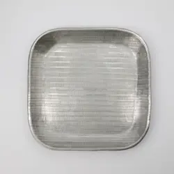 Meraki Bakke, Malva, Antik sølv, l: 25.5 cm, w: 25.5 cm, h: 2.5 cm