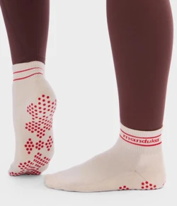 Manduka Equilibria Ankelhøje Pilatessokker, Cream