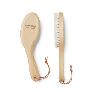 Karmameju BUFF Natural Body Brush med skaft