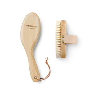 Karmameju BUFF Natural Body Brush med skaft