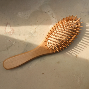 Karmameju Hårbørste "Devote"