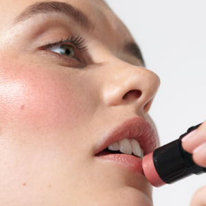 Dr. Hauschka Lip to Cheek Rosewood 03, 6,10g