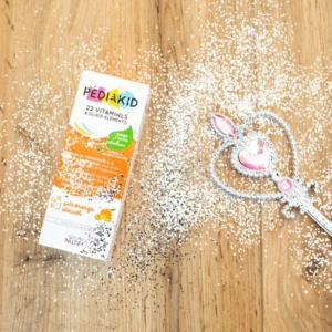 PEDIAKID 22 Vitaminer og mineraler, Kosttilskud med abrikos/appelsinsmag, 125ml.