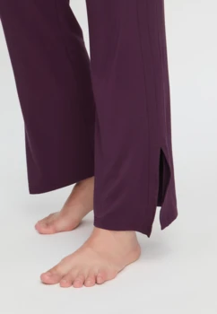 Curare Flow #2205 wide long pants, slit - Dark plum