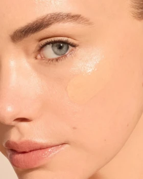 Jane Iredale Glow Fixation SPF 30 Sheer Tint - Light to Light Medium, 40ml.