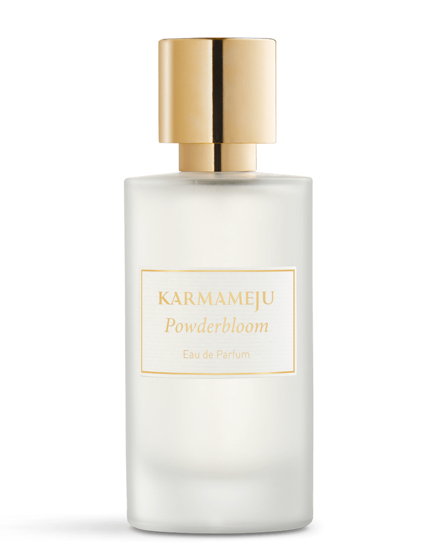Se Karmameju POWDERBLOOM / Eau de Parfum, 50ml. hos Ren-velvaereshop.dk