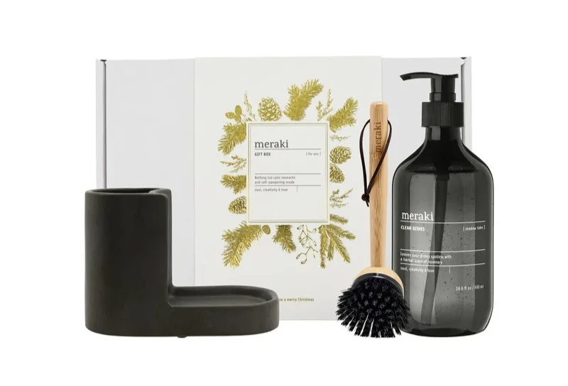 Meraki Gaveæske, jul, dark grey holder + nature brush + shadow lake dish wash, 490ml.